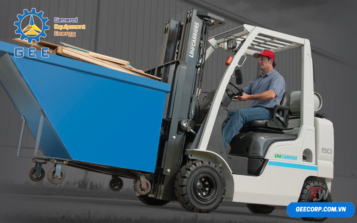 Xe nâng Nissan (Unicarriers) tiết kiệm nhiên liệu, vận hành êm ái, và thiết kế tiện lợi cho người vận hành