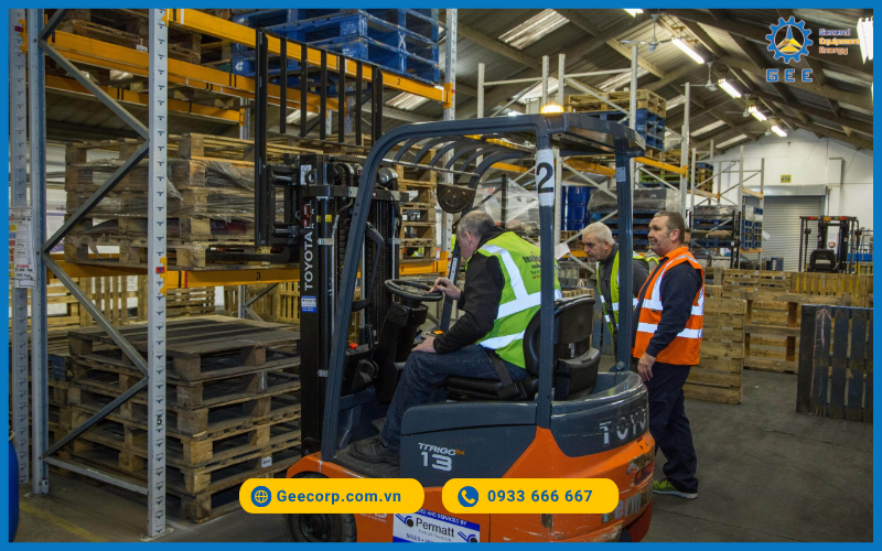 Xe nâng đề không nổ là tình trạng động cơ không quay hoặc không khởi động khi đang vận hành