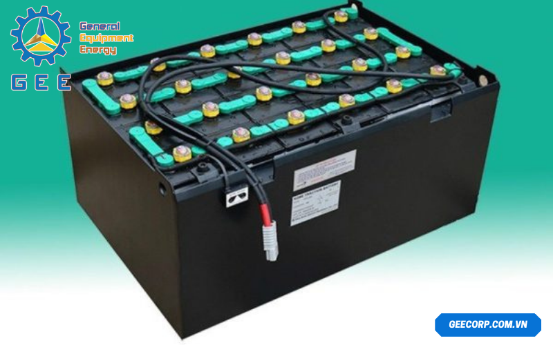 ac-quy-xe-nang-dien-cho-xe-komatsu-nhung-dieu-can-biet-4