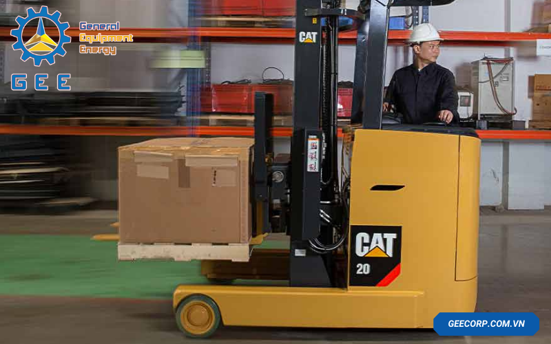 ac-quy-xe-nang-dien-va-van-de-bao-ve-moi-truong-xu-huong-xanh-trong-nganh-logistics-2