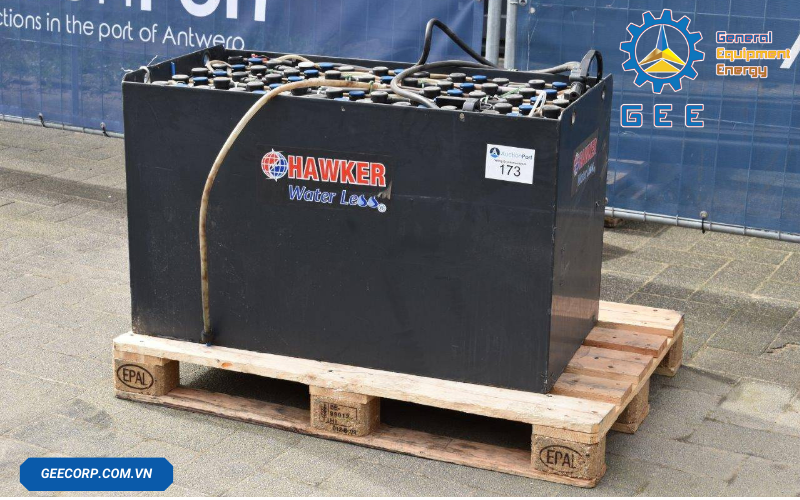 bao-duong-ac-quy-xe-nang-dien-3