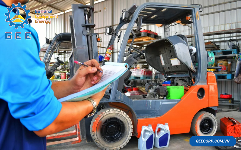 nguyen-nhan-va-giai-phap-tinh-trang-ro-ri-dau-xe-nang-1