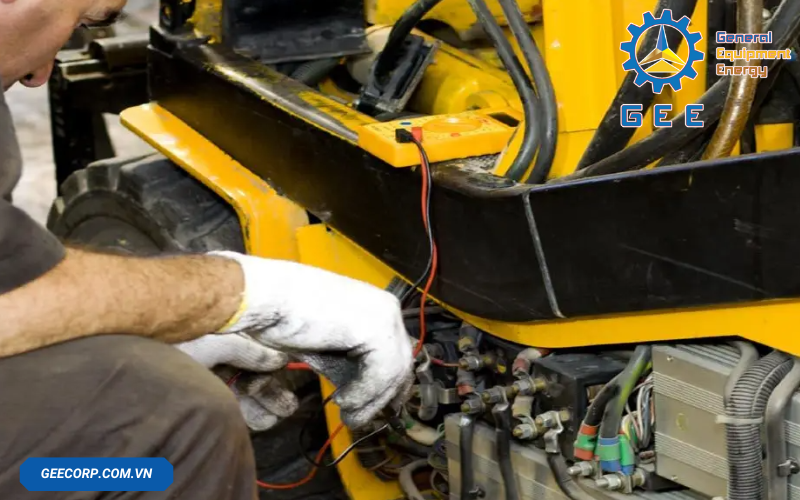 nguyen-nhan-va-giai-phap-tinh-trang-ro-ri-dau-xe-nang-2