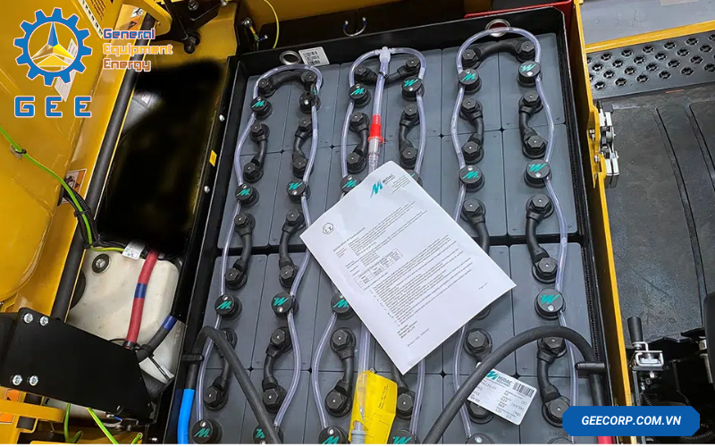 nhung-sai-lam-thuong-gap-khi-su-dung-va-bao-duong-ac-quy-xe-nang-dien-2