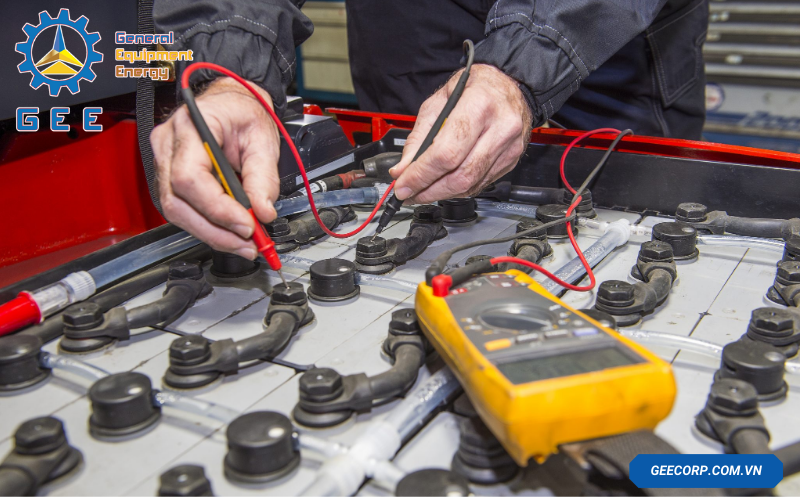 nhung-sai-lam-thuong-gap-khi-su-dung-va-bao-duong-ac-quy-xe-nang-dien-3