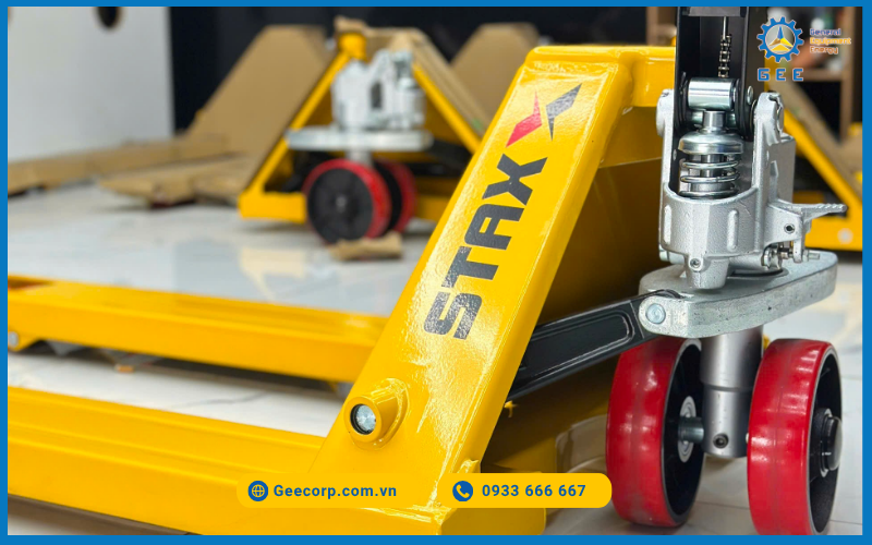 Xe nâng tay thấp Staxx là lựa chọn tối ưu trong nhiều trường hợp