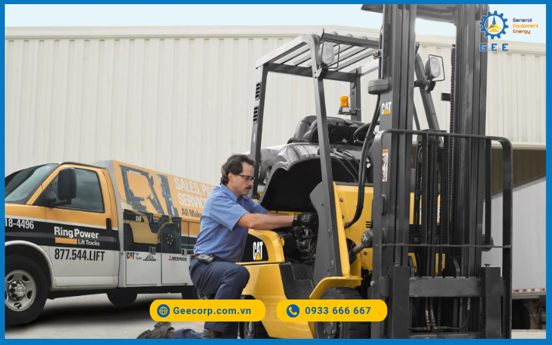 Vì sao nên quan tâm đến phụ tùng, phụ kiện xe nâng?