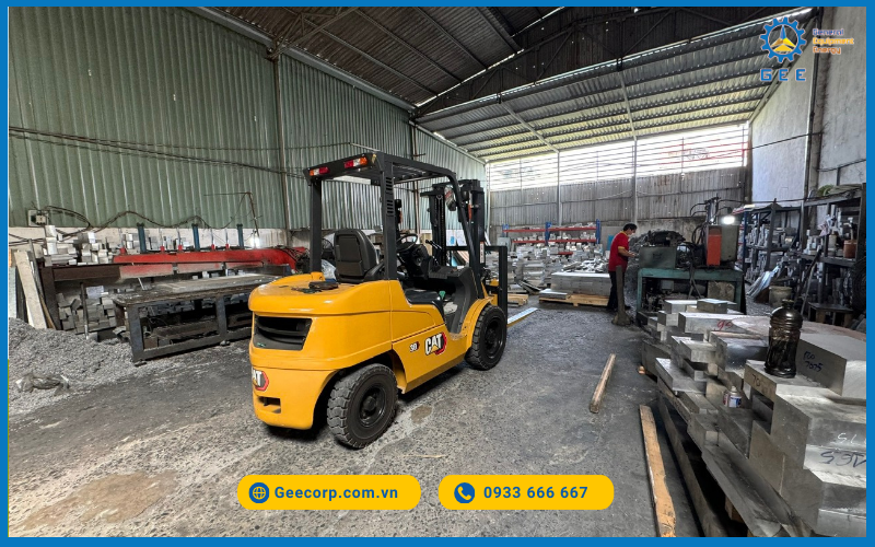 Phanh và bánh xe nâng điện ảnh hưởng trực tiếp đến an toàn và hiệu quả năng lượng.