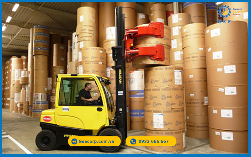 Hyster-+-Bolzoni-Auramo-ung-dung-tai-nha-may-giay