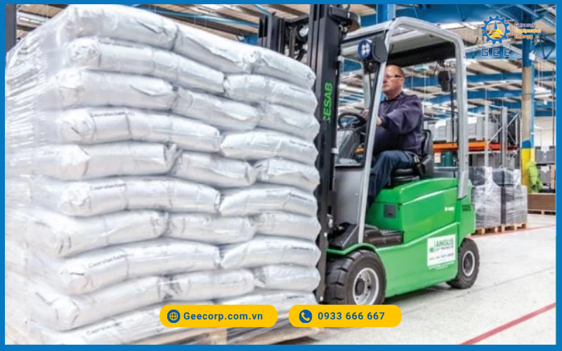 Không xếp hàng vượt quá chiều cao cho phép.