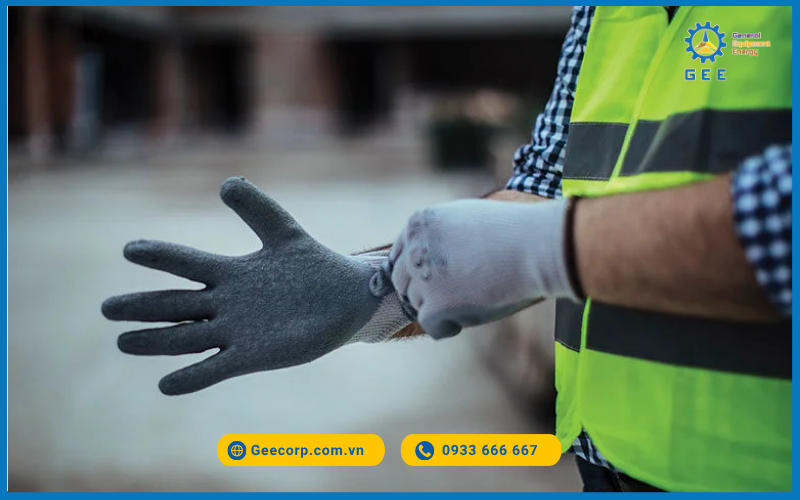 Găng tay bảo hộ.