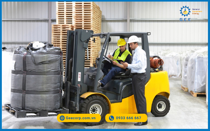 Vai trò của quản lí kho rất quan trọng.