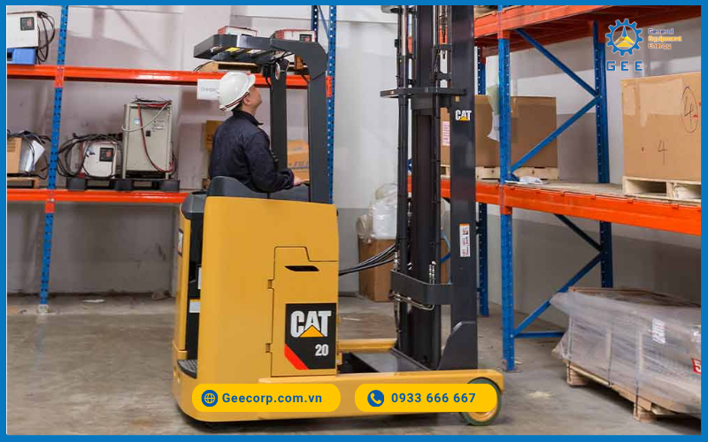 Xe nâng điện đứng lái CAT.