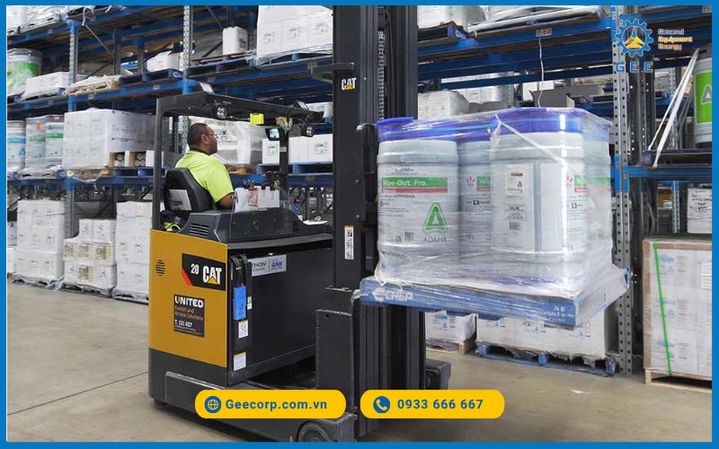 Xe nâng điện đứng lái CAT.