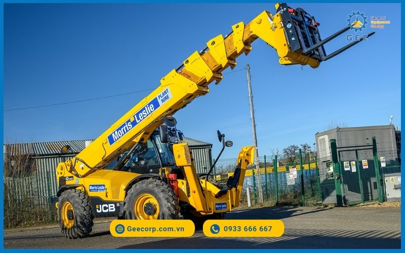 Đặc điểm của xe nâng đa năng Telehandler JCB.