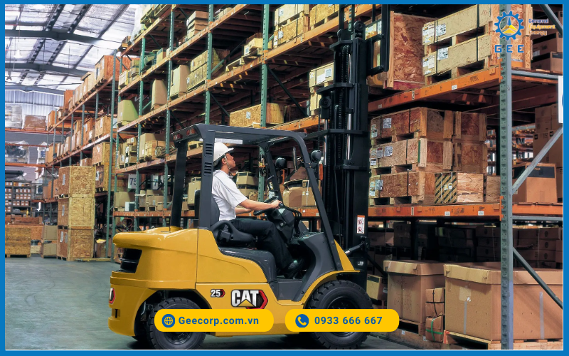 Ac-quy-dien-co-the-keo-dai-thoi-gian-hoat-dong-moi-ca,-dap-ung-nhu-cau-van-hanh-nhieu-ca-lien-tuc-va-nang-cao-nang-suat-kho