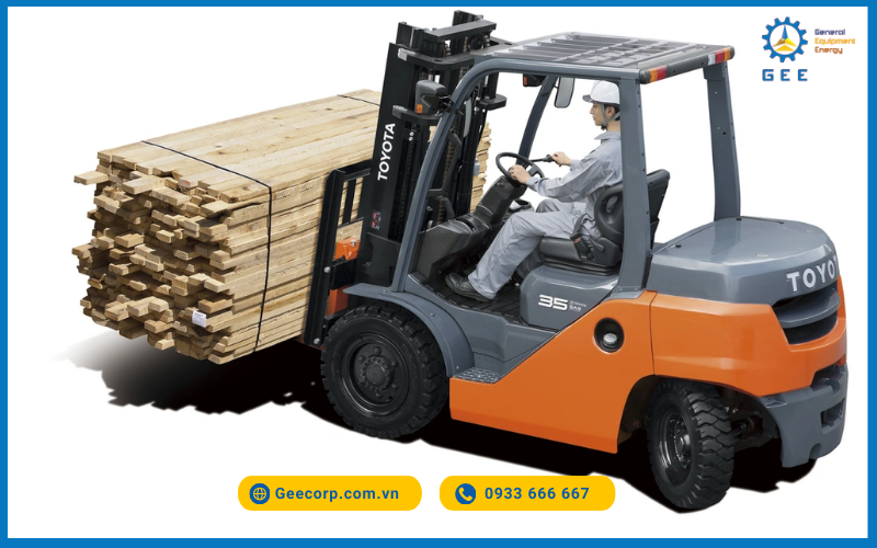 Dong-san-pham-xe-nang-Toyota-8FD35-80N---Xe-nang-dau-Toyota-8FD35N-tai-trong-3.5-tan