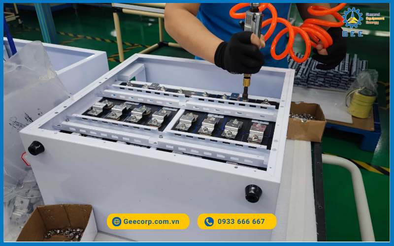 De-ac-quy-hoat-dong-on-dinh-va-keo-dai-tuoi-tho,-viec-kiem-tra-va-bao-duong-dinh-ky-la-vo-cung-quan-trong