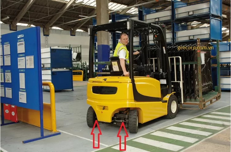 Những Lầm Tưởng Về Xe Nâng Điện