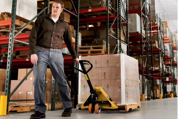 Xe Nâng Tay 3.5 Tấn Giải Pháp Tối Ưu Xây Dựng Kho Hàng