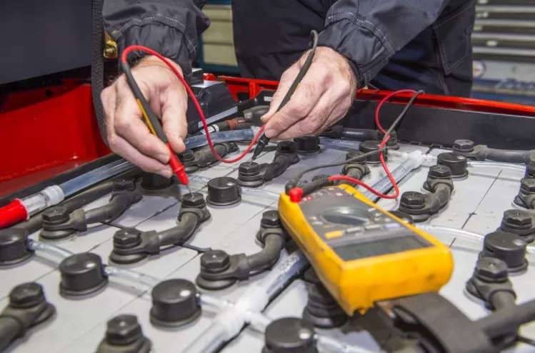 3 Mẹo Tăng Tuổi Thọ Bình Ắc Quy Xe Nâng