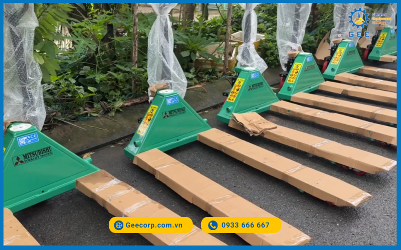 Xe nâng tay Mitsubishi 3 Tấn BF30