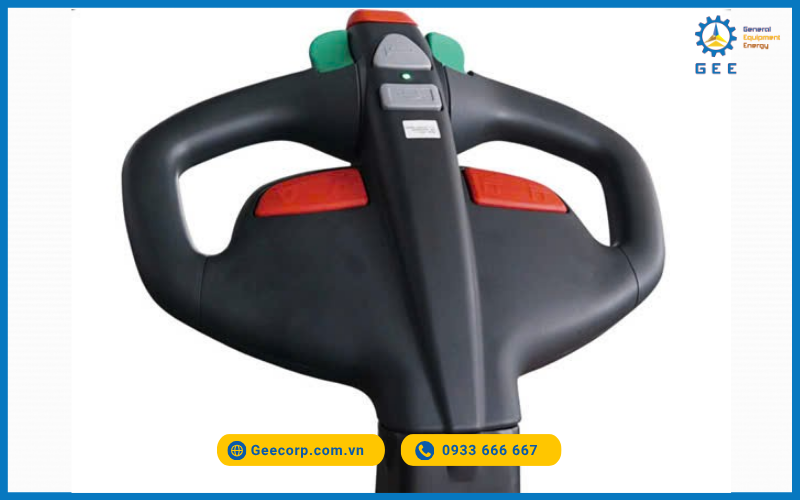 Thiết kế tay lái của xe nâng reach truck đứng lái Noblelift RT15ST2