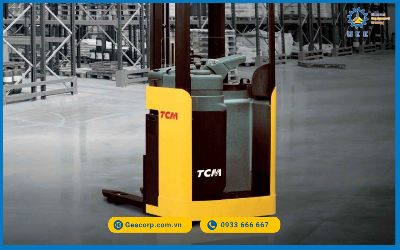 Trang bị động cơ điện mạnh mẽ, vận hành êm ái và tiết kiệm năng lượng.