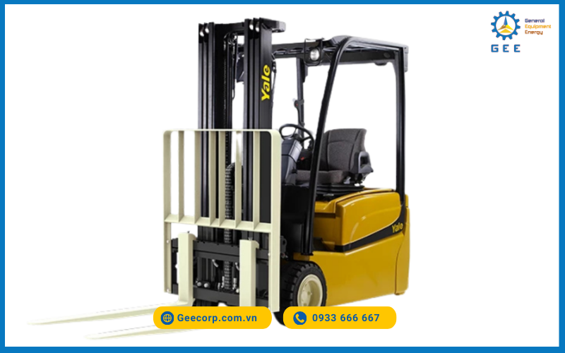 Xe nâng điện Yale ERP030-040VT là giải pháp lý tưởng cho doanh nghiệp cần sự cơ động trong không gian chật hẹp.