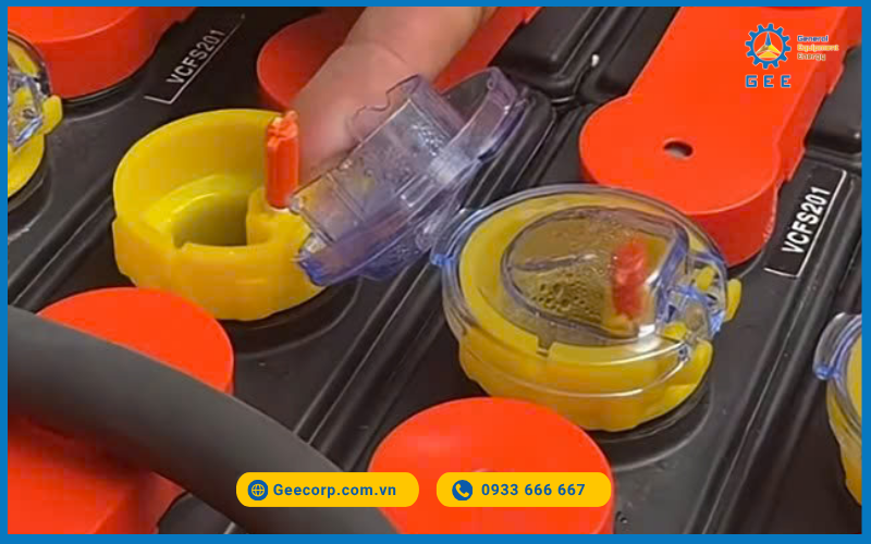 Thiết kế One-touch Cap của ắc quy Rocket
