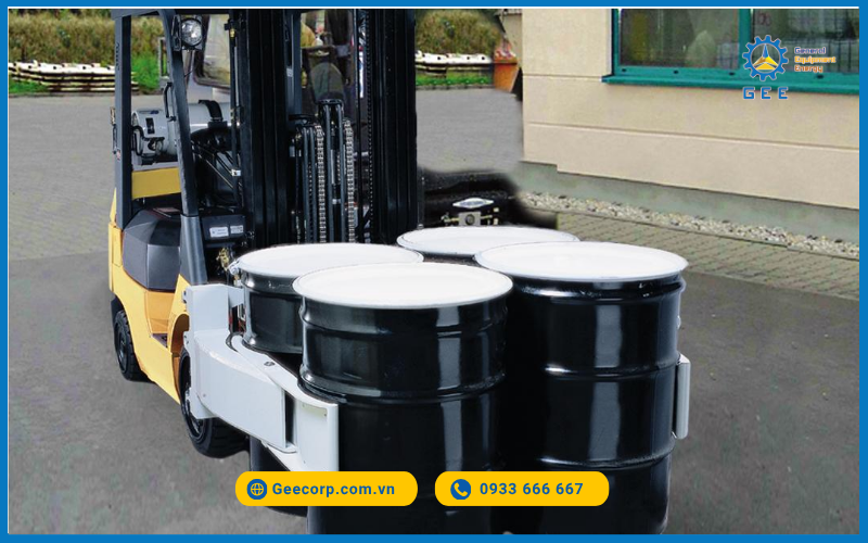 Càng kẹp giấy Drum Clamps J-series hiệu Cascade có thể nâng vật hình trụ như cuộn giấy lớn, cuộn vải, cuộn nhựa, v.v.