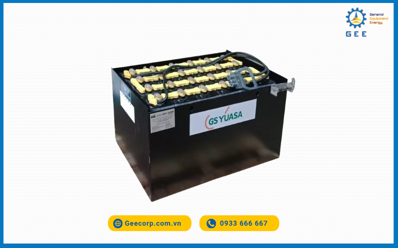 Ắc quy xe nâng GS Yuasa.