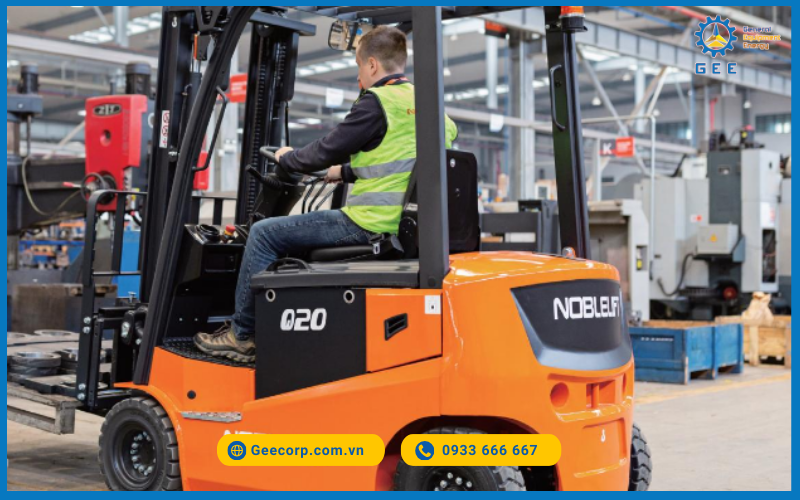 Xe nâng Noblelift.