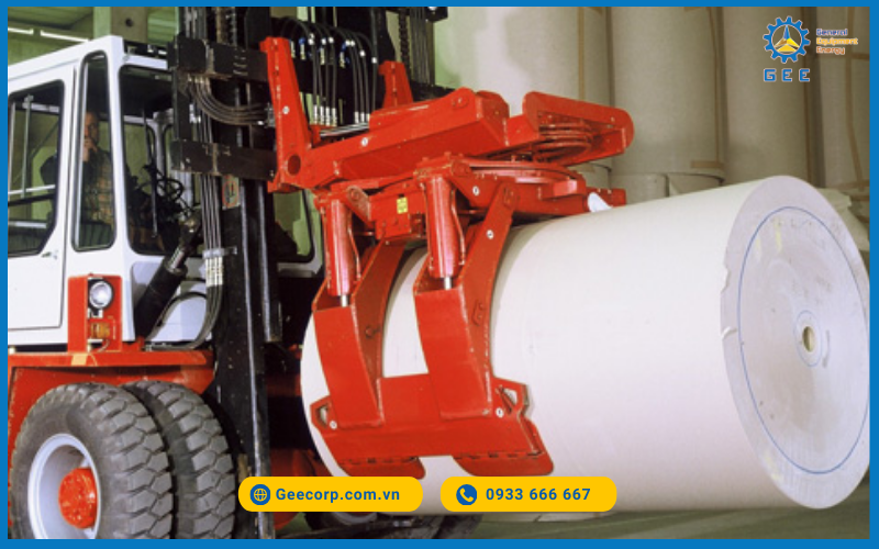 Càng kẹp giấy Bolzoni xoay ngang.