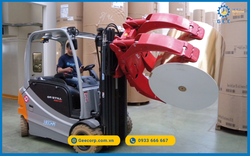 Càng kẹp giấy Bolzoni trong hoạt động