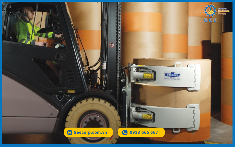 Càng kẹp giấy cuộn Cascade trong hoạt động.