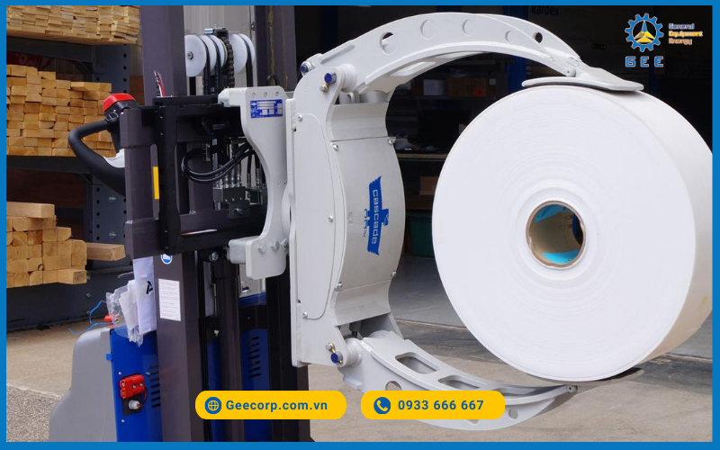 Càng kẹp giấy cuộn Cascade thiết kế riêng cho giấy cuộn nhỏ.