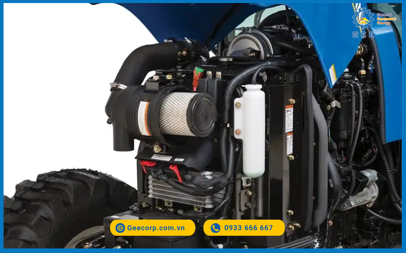 Động cơ của máy cày New Holland.