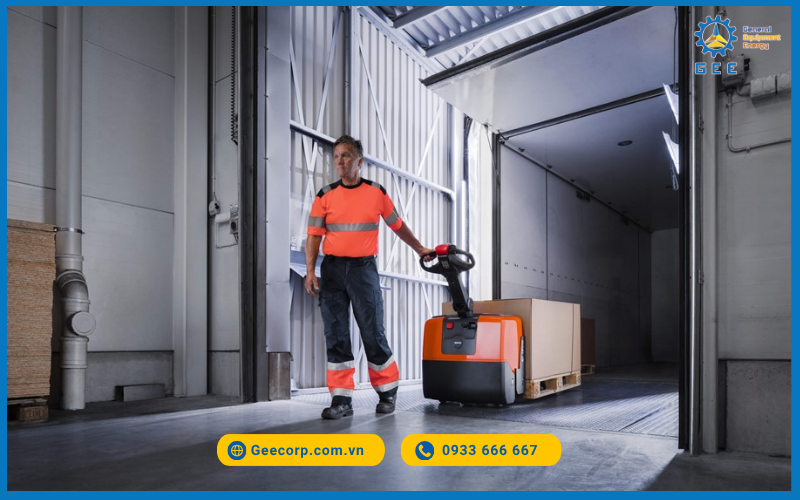 Xe nâng điện Stacker BT LWE140 - 250 (1.4 - 2.5 Tấn)