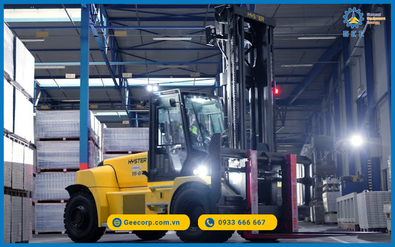 Xe nâng điện Hyster.