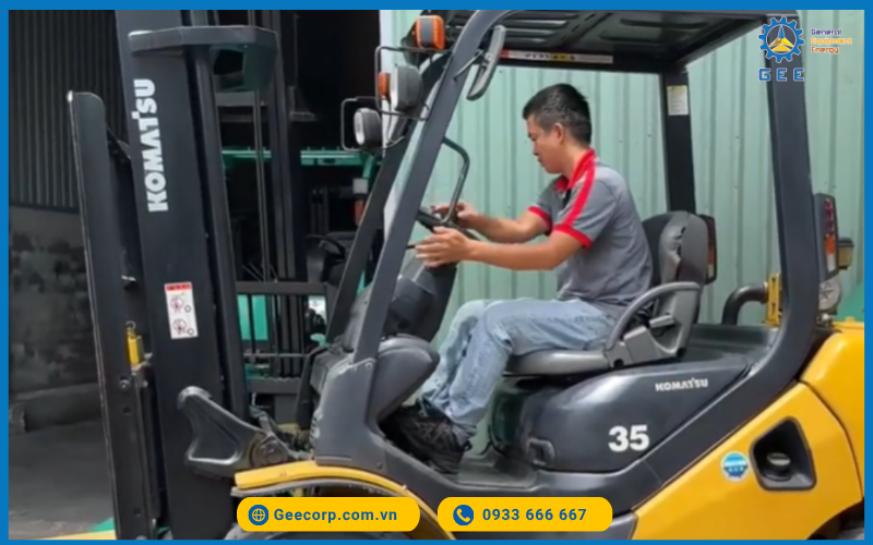 Xe nâng dầu 3.5 tấn Komatsu