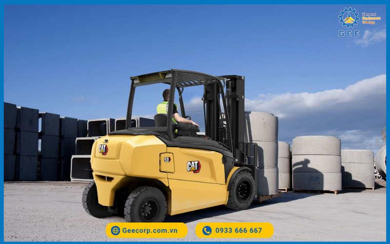 Xe nâng dầu 4.5 tấn CAT