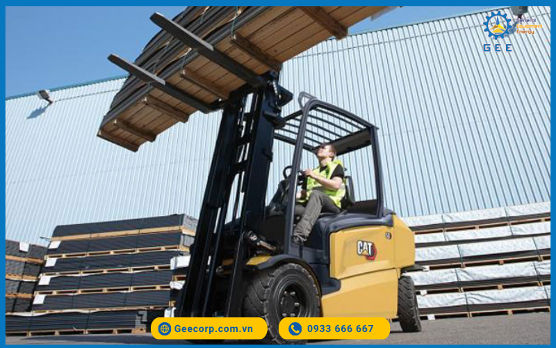 Xe nâng dầu 4.5 tấn CAT
