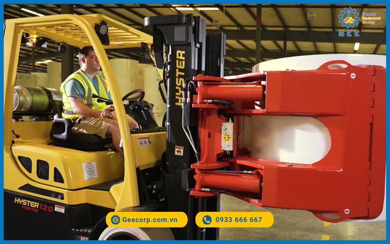 Đặc điểm của xe nâng kẹp giấy xoay 360 độ